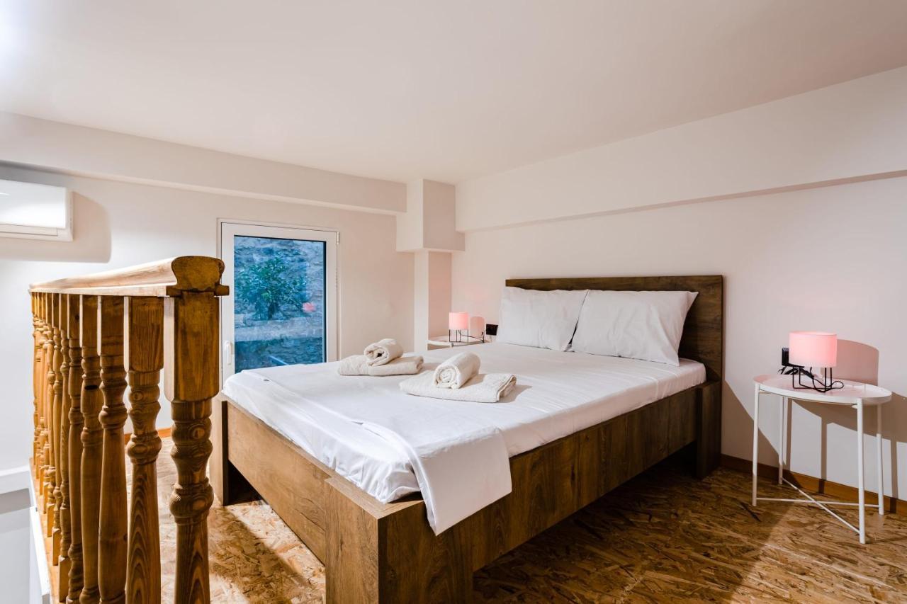 Uncover Kalamata'S Hidden Gem - Cosy City Nest Exterior photo