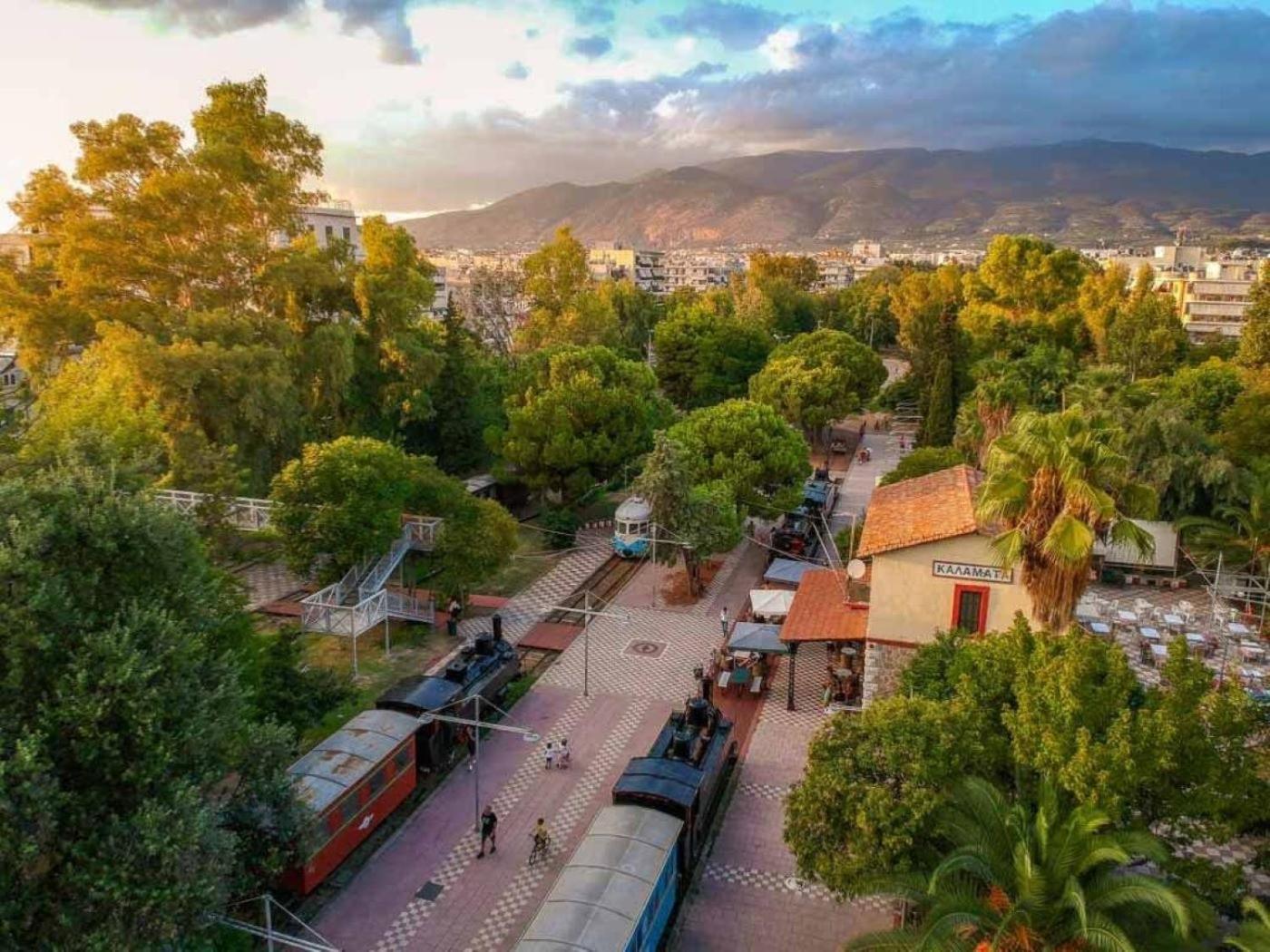 Uncover Kalamata'S Hidden Gem - Cosy City Nest Exterior photo